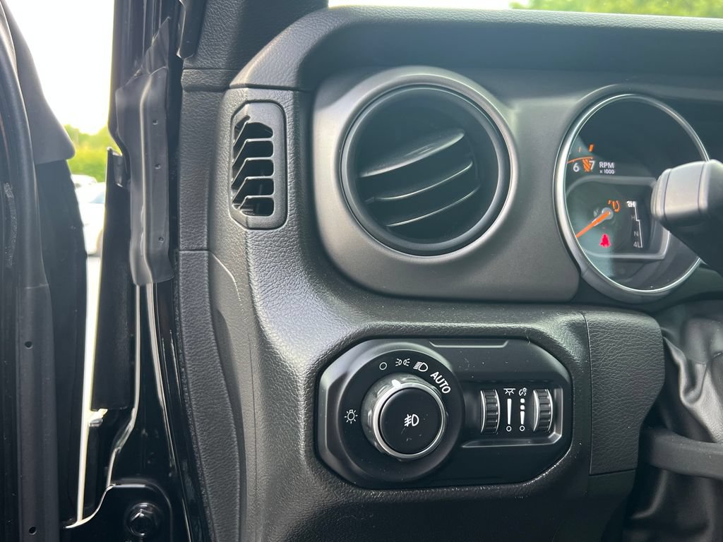 Used 2022 Jeep Wrangler Unlimited Sport w/ Sun And Sound Package AWD/4WD image 24