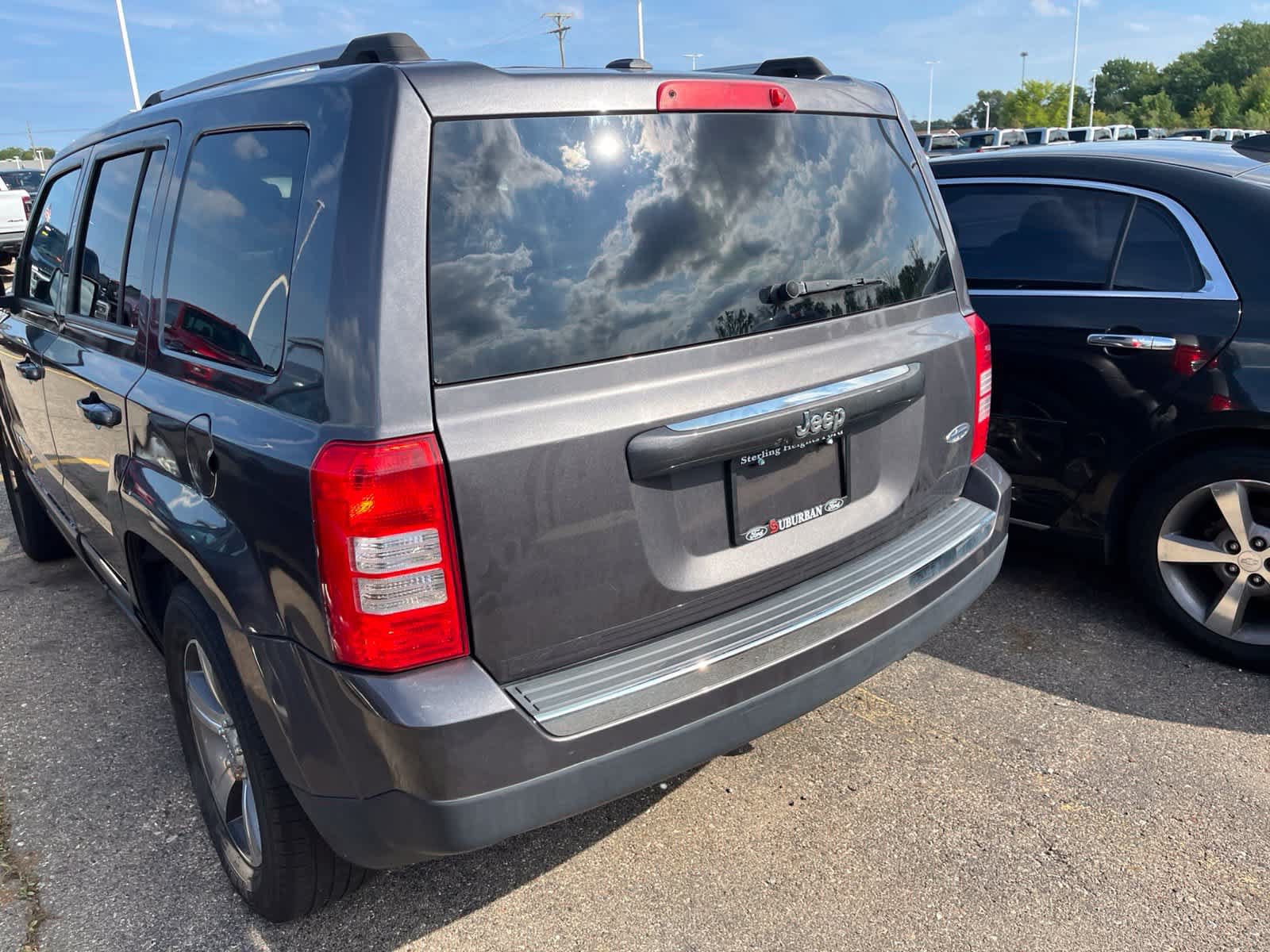 Used 2016 Jeep Patriot High Altitude FWD image 13