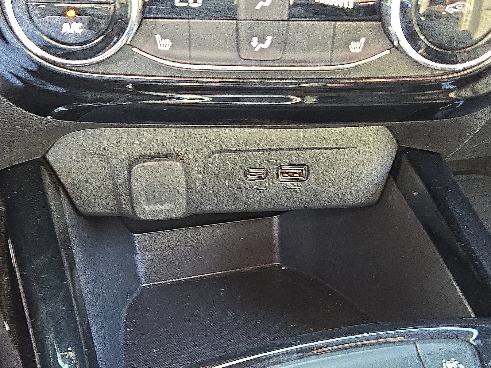Used 2025 Chevrolet Trax RS w/ Driver Confidence Package FWD image 30
