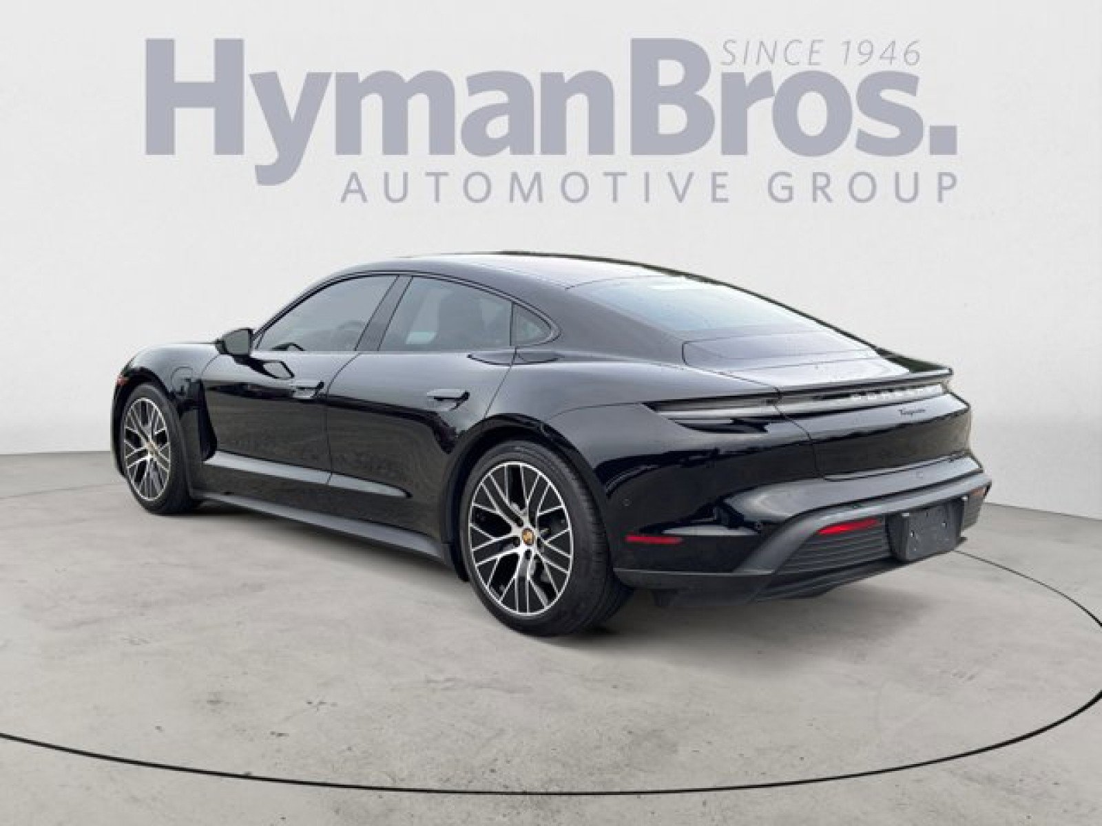 Used 2022 Porsche Taycan image 5