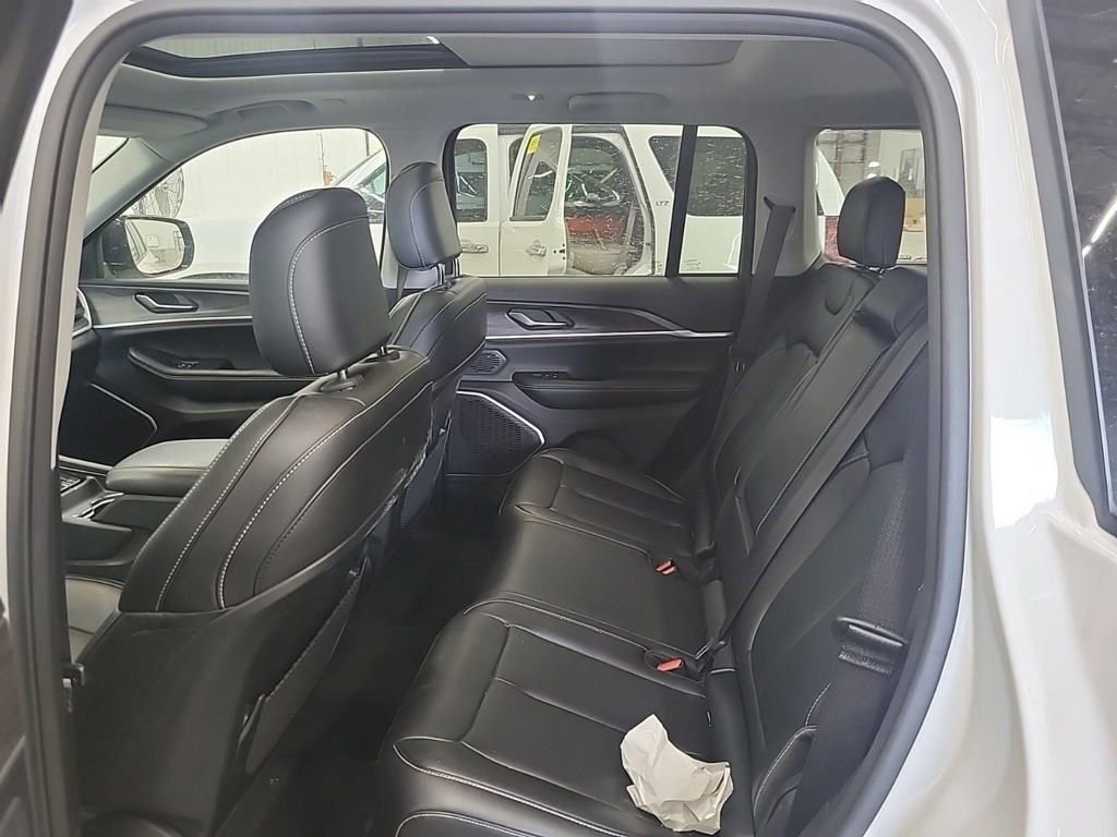 Used 2024 Jeep Grand Cherokee Limited 4xe image 11