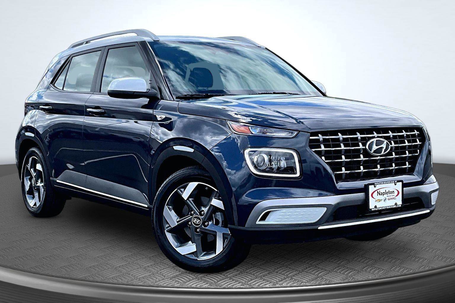 Used 2024 Hyundai Venue Limited FWD image 12