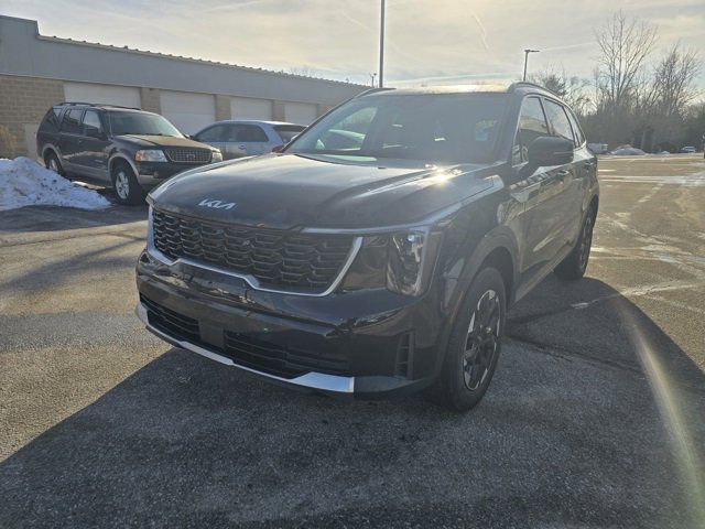 Used 2025 Kia Sorento S image 7