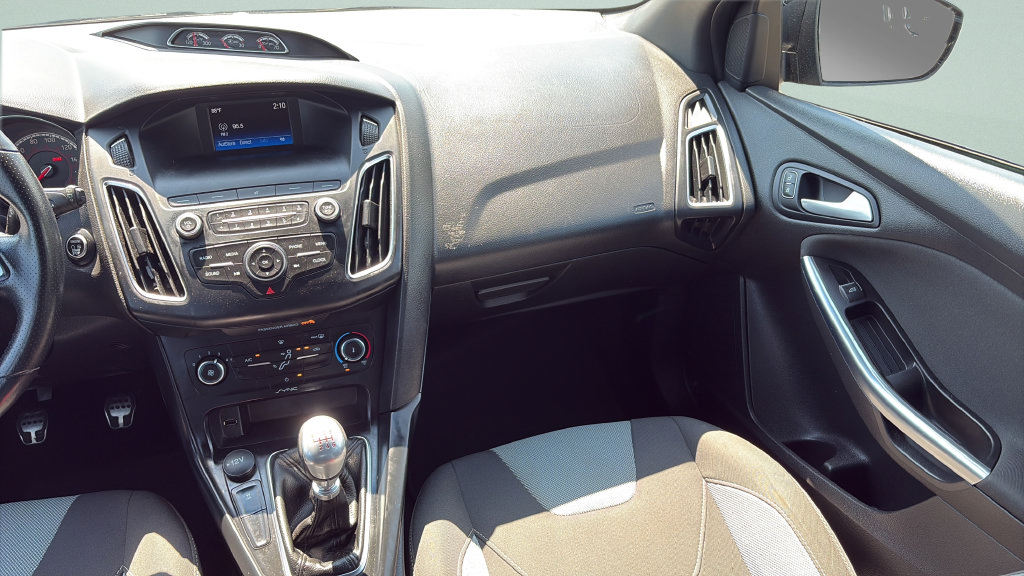 Used 2018 Ford Focus ST FWD image 14