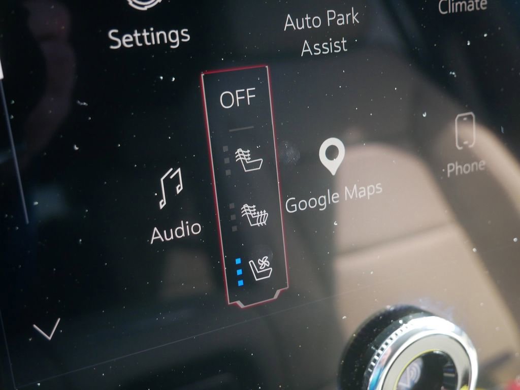 Used 2025 GMC Yukon XL Denali w/ LPO, Floor Liner Package AWD/4WD image 27