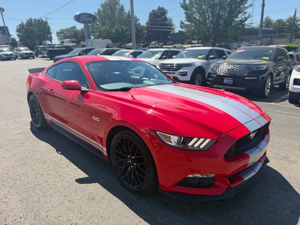 Used 2017 Ford Mustang GT Premium w/ GT Performance Package RWD image 9