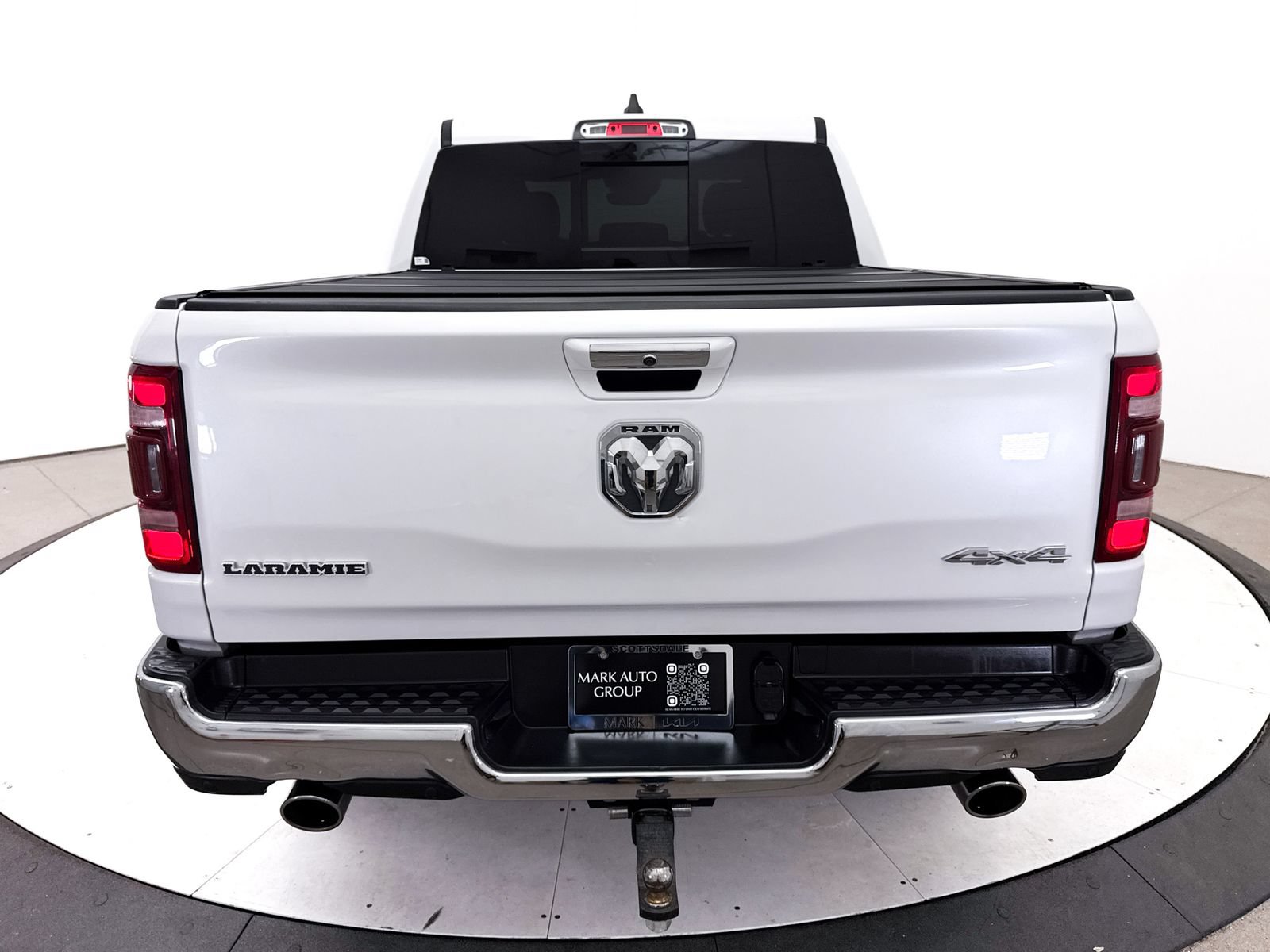 Used 2019 RAM 1500 Laramie AWD/4WD image 16