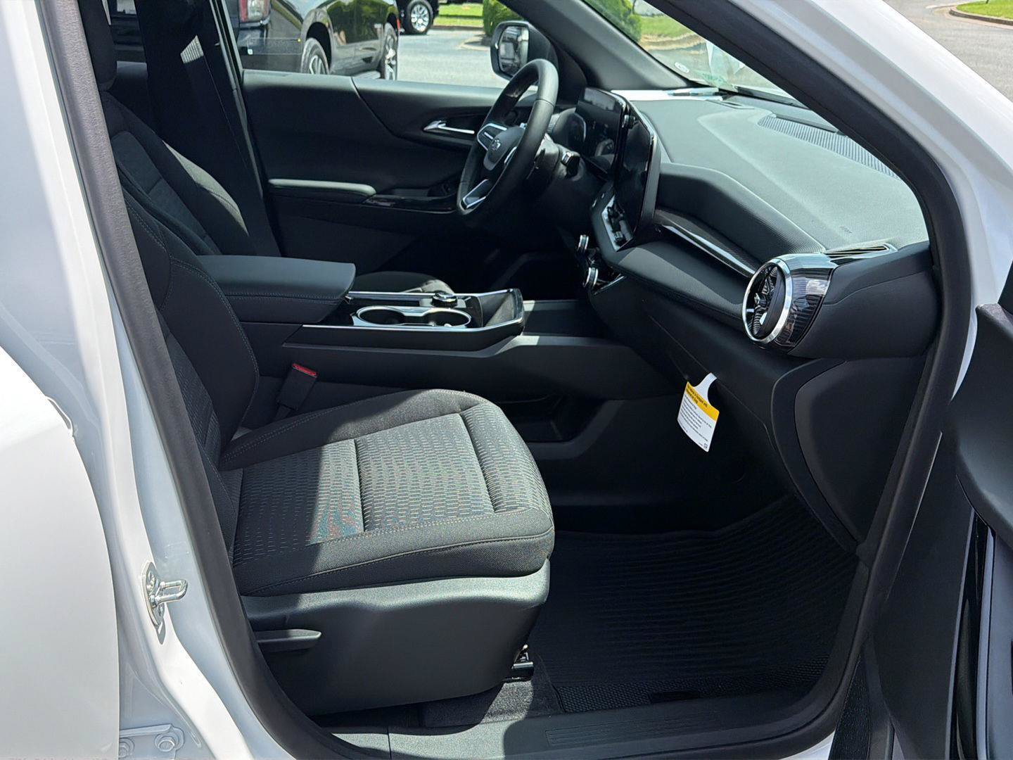New 2026 Chevrolet Equinox LT w/ Midnight Edition FWD image 13