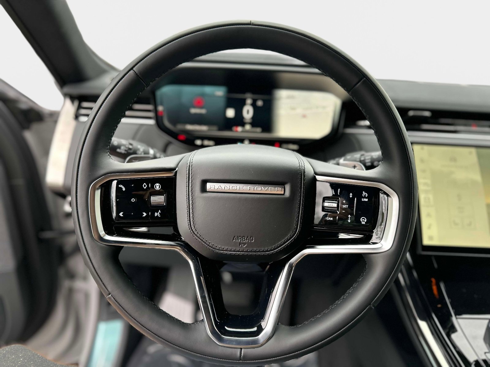 New 2025 Land Rover Range Rover Sport SE image 18