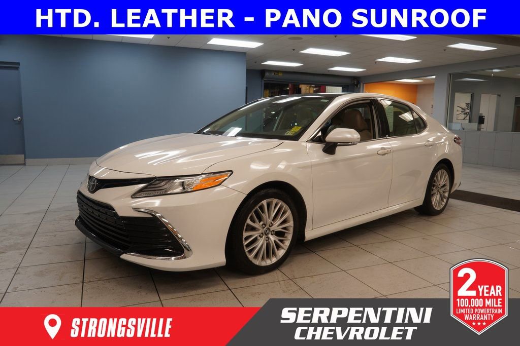 Used 2020 Toyota Camry XLE w/ Navigation Package image 1