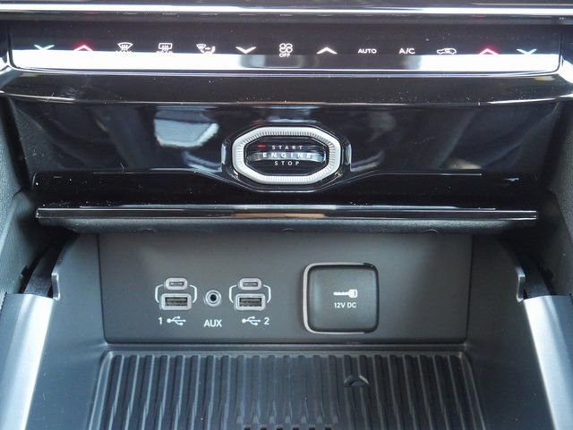 New 2026 Jeep Grand Cherokee Limited w/ Luxury Tech Group II image 17