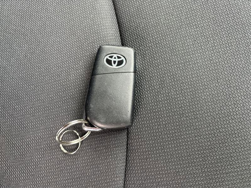 Used 2022 Toyota Corolla LE image 21