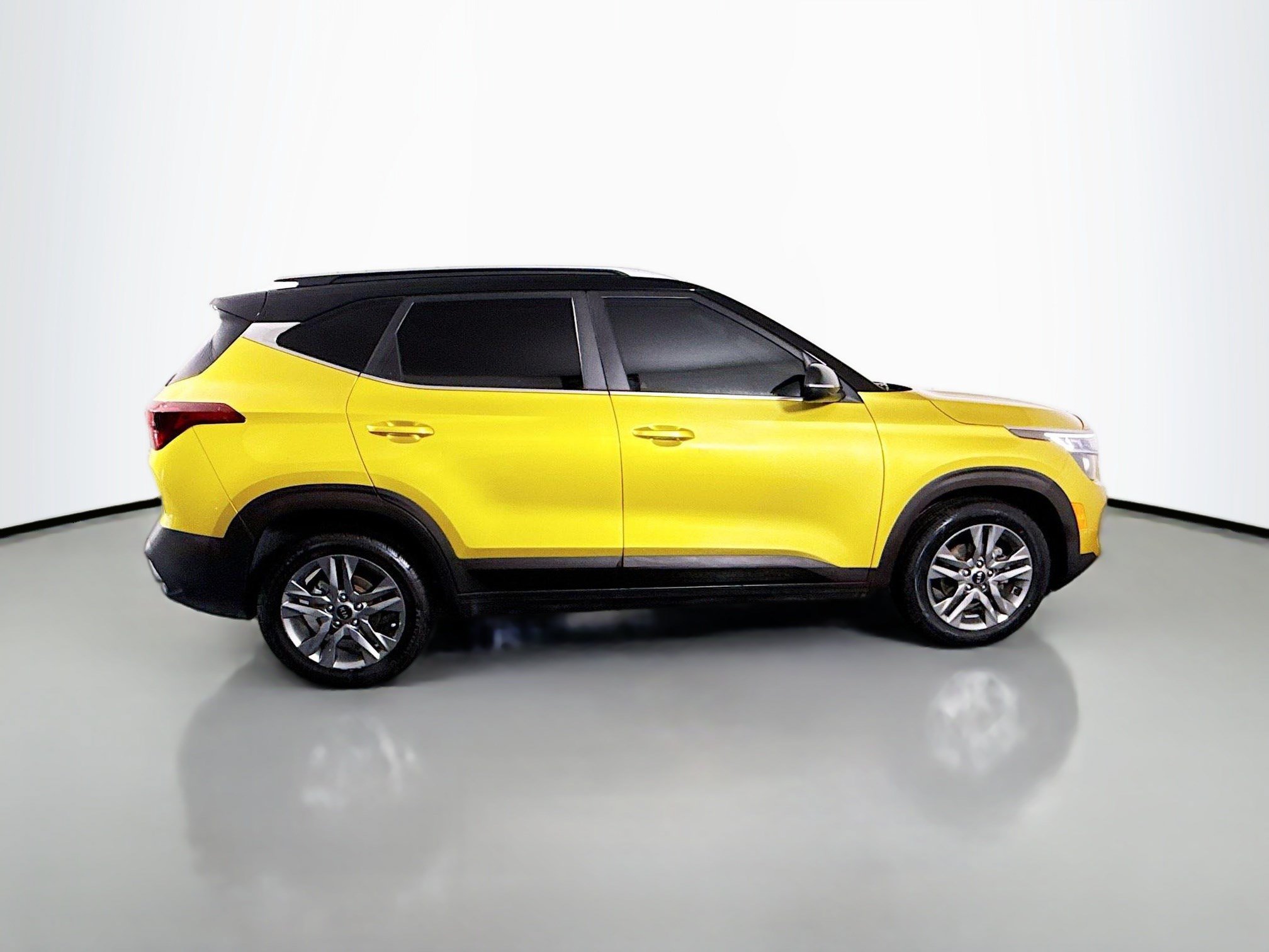 Used 2021 Kia Seltos S FWD image 11