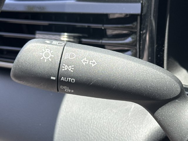 Used 2025 Toyota Camry XSE FWD image 33