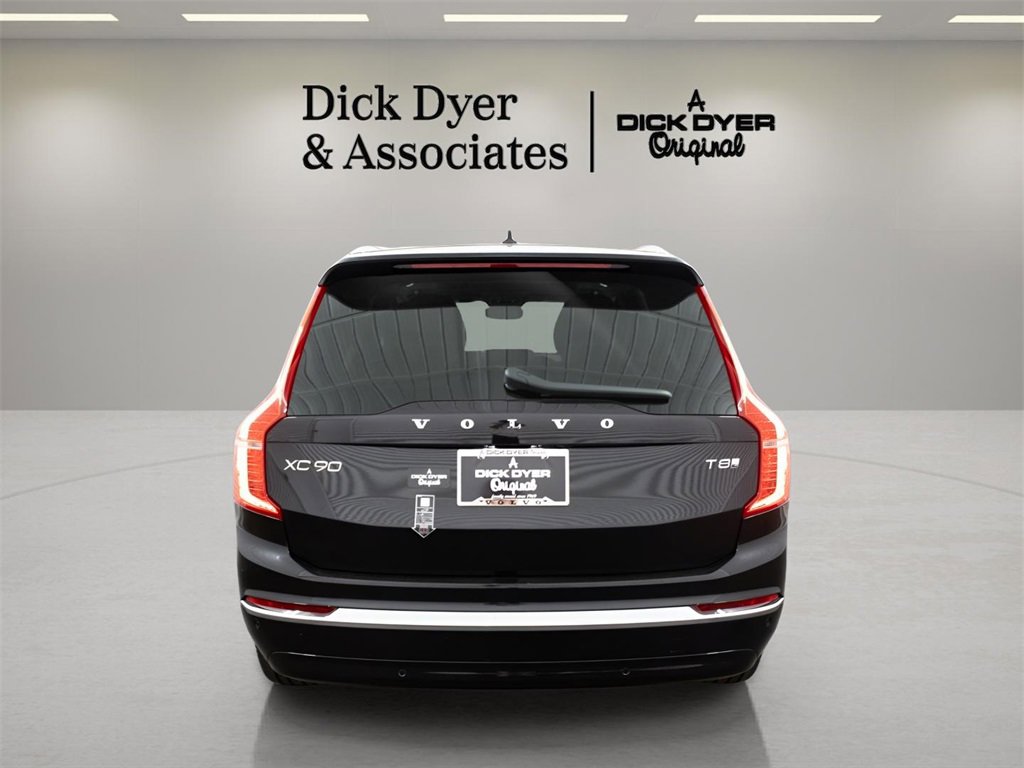 Certified 2025 Volvo XC90 T8 Plus image 10