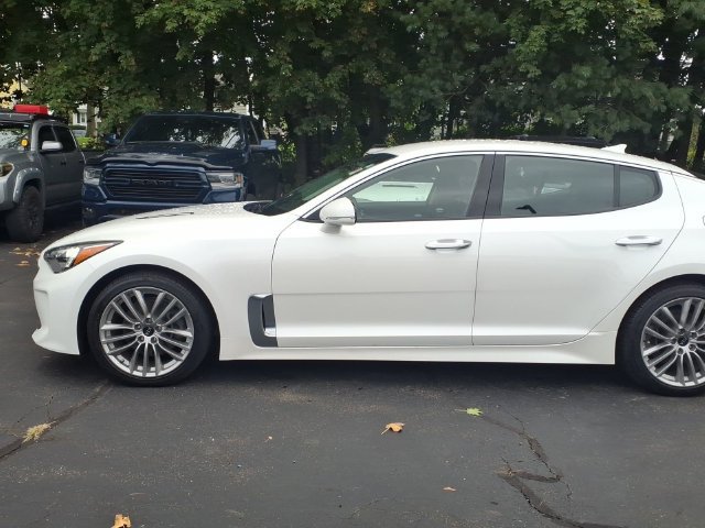 Used 2018 Kia Stinger RWD image 4
