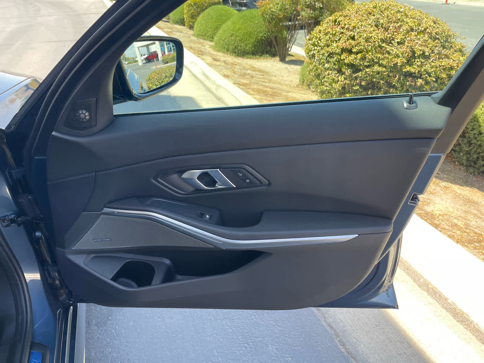New 2025 BMW 330i Sedan w/ M Sport Package image 17