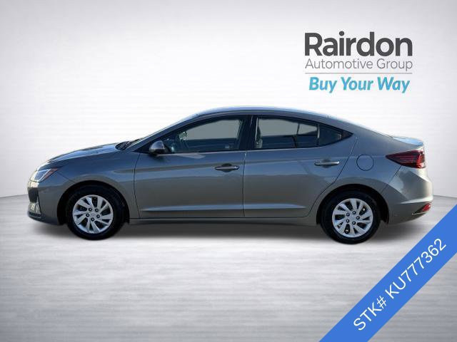 Used 2019 Hyundai Elantra SE w/ Cargo Package FWD image 4