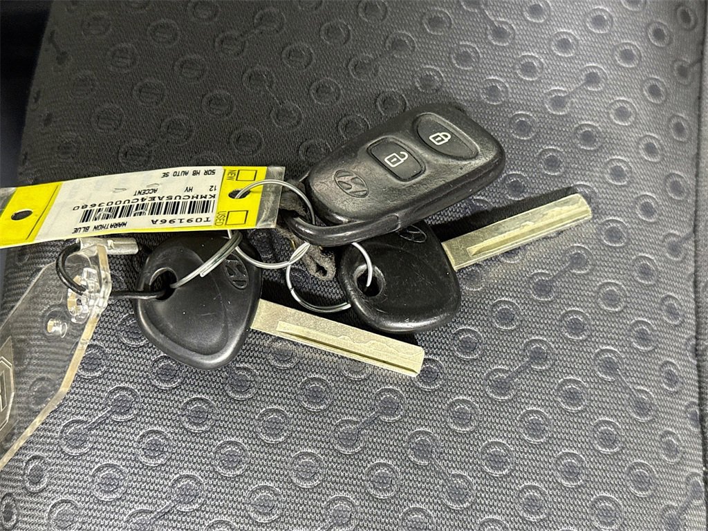 Used 2012 Hyundai Accent SE image 29