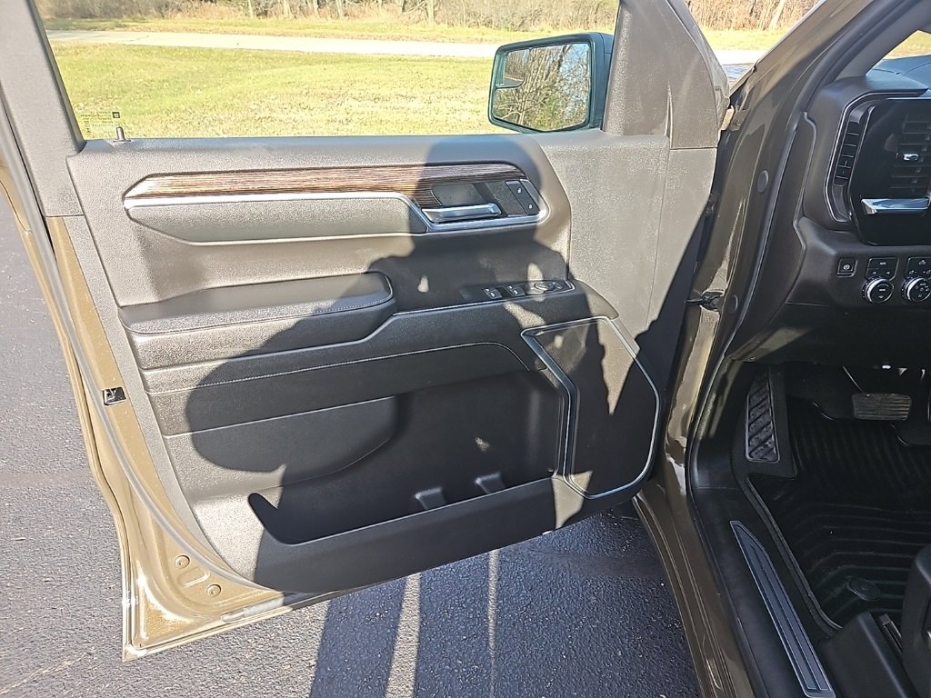 Used 2024 GMC Sierra 1500 Elevation image 15