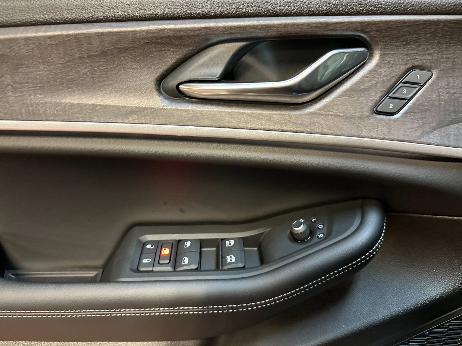 New 2025 Jeep Grand Cherokee Limited image 10