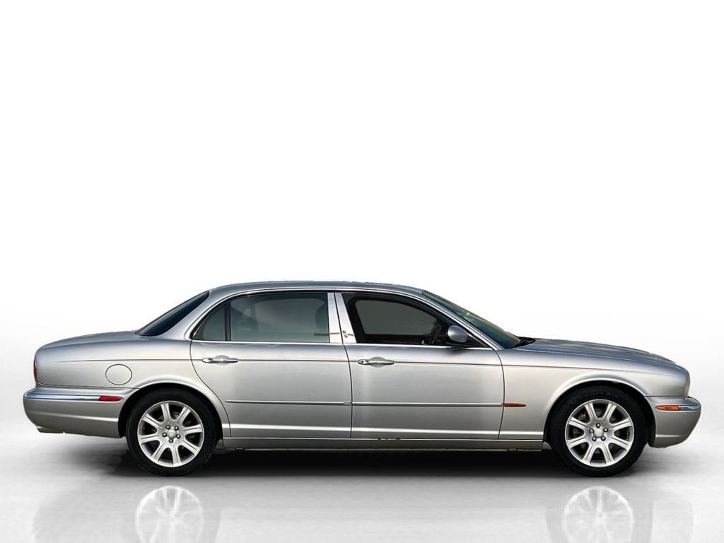 Used 2005 Jaguar XJ8 RWD image 4