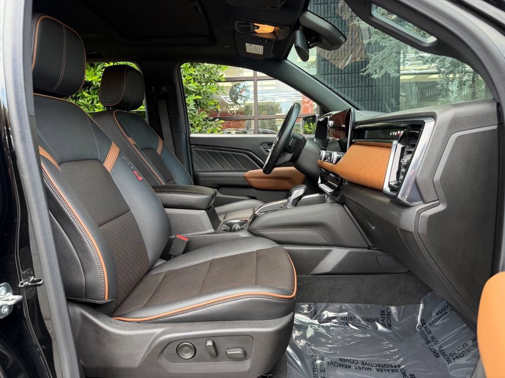 Used 2024 GMC Canyon AT4 w/ AT4 Premium Package AWD/4WD image 33
