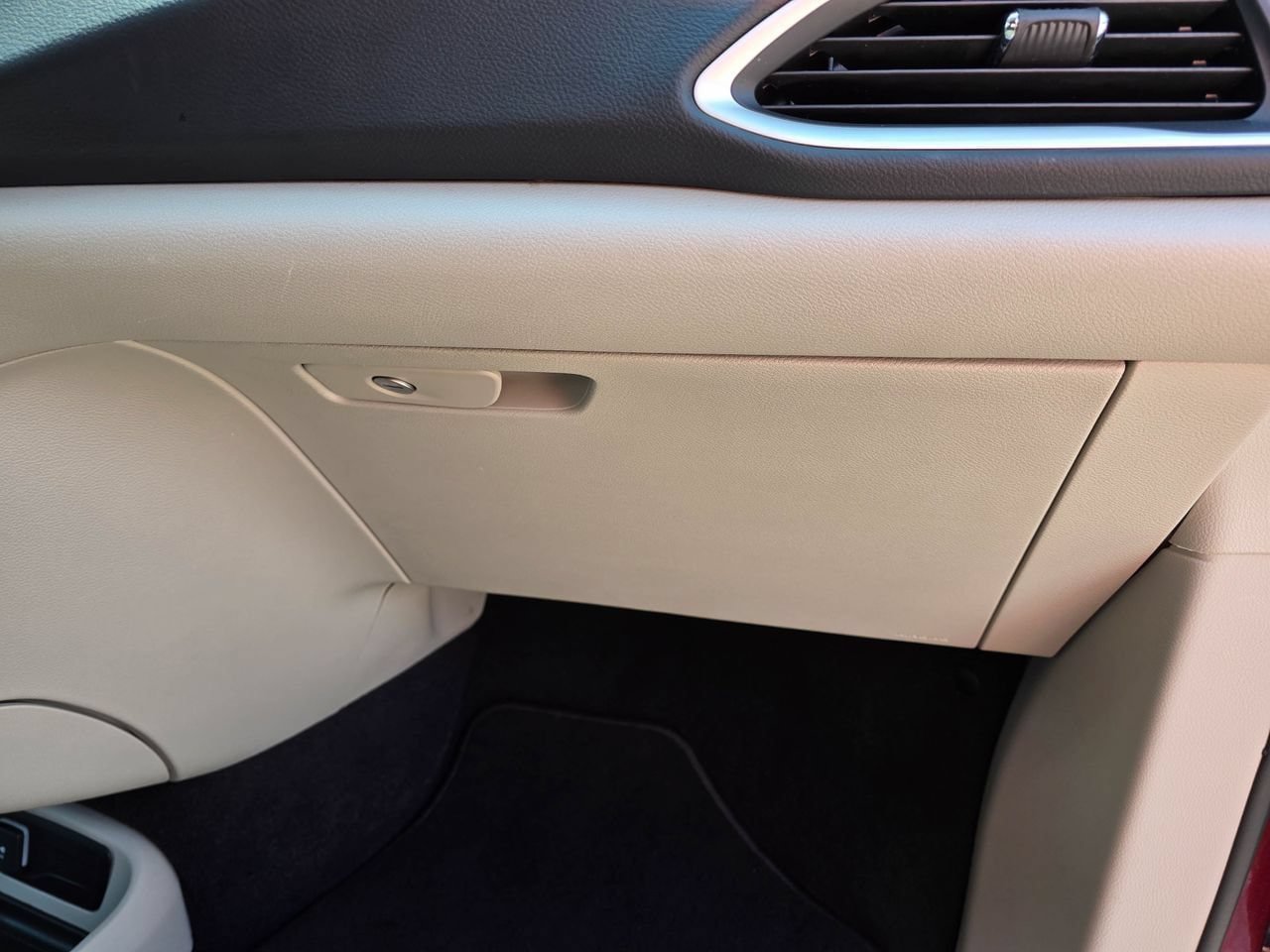 Used 2023 Chrysler Voyager LX FWD image 44