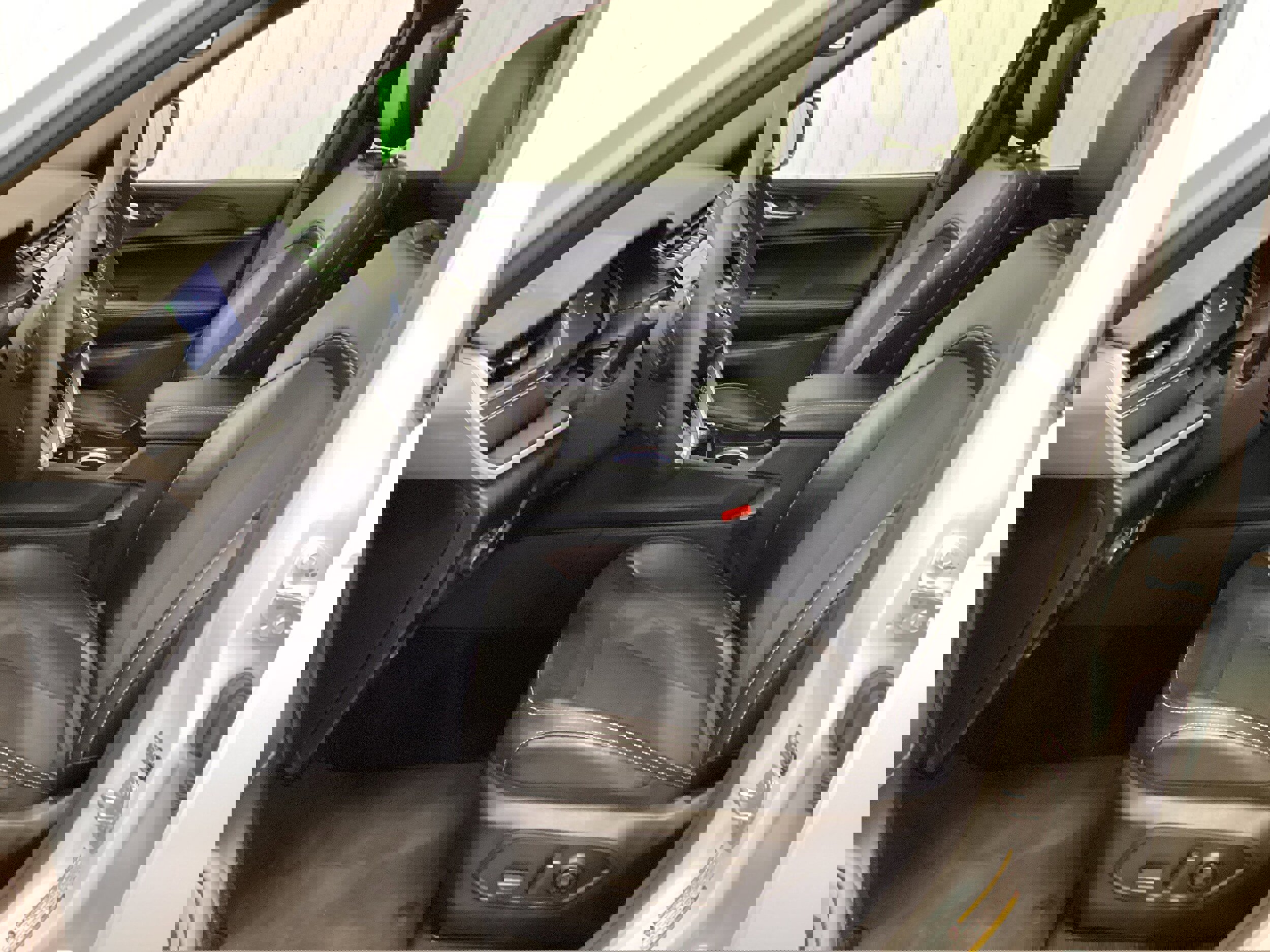 Used 2024 Jeep Grand Cherokee Altitude image 15