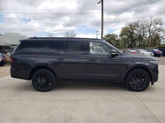 New 2025 Lincoln Navigator L Reserve w/ Jet Appearance Package image 10
