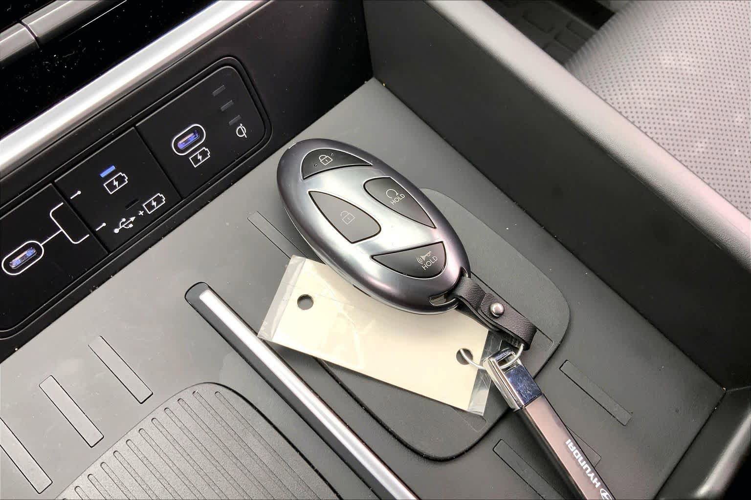 Certified 2026 Hyundai Santa Fe SEL FWD image 15