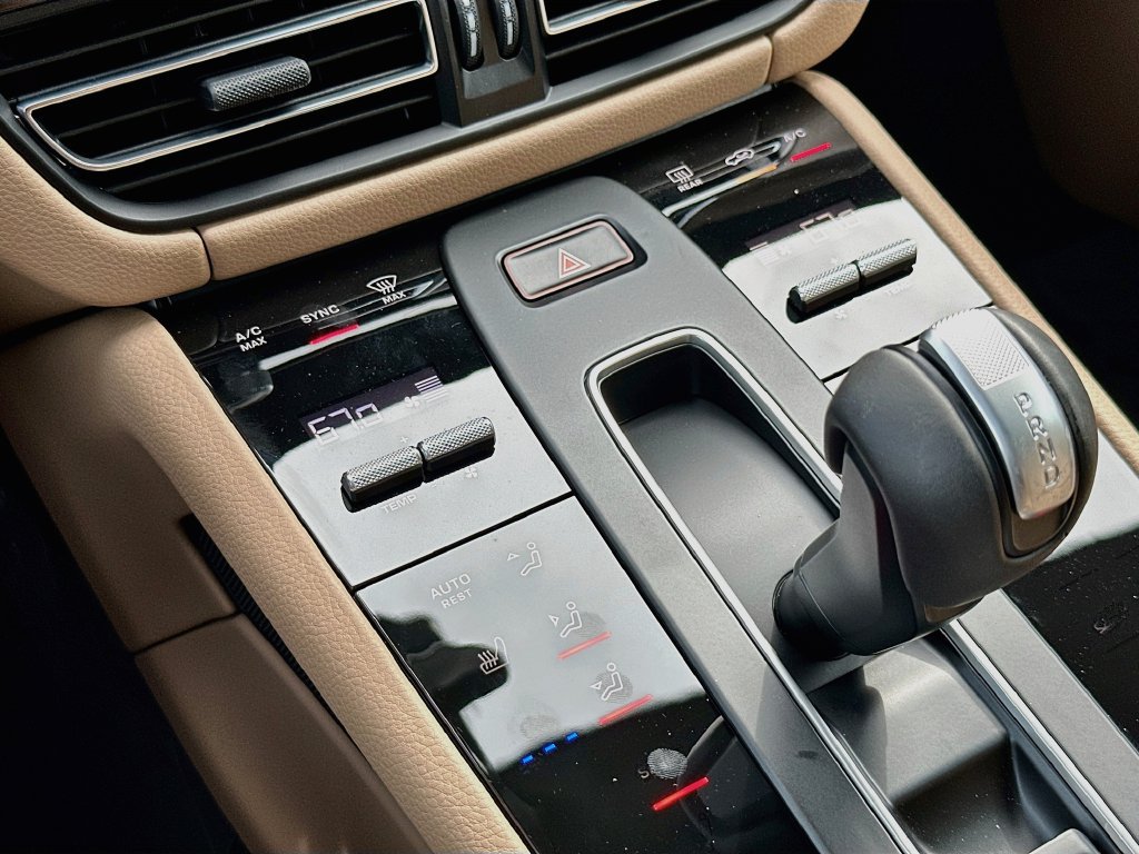 New 2026 Porsche Macan AWD/4WD image 18