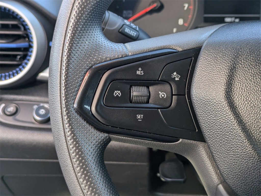 Used 2025 Chevrolet Trax LS image 18