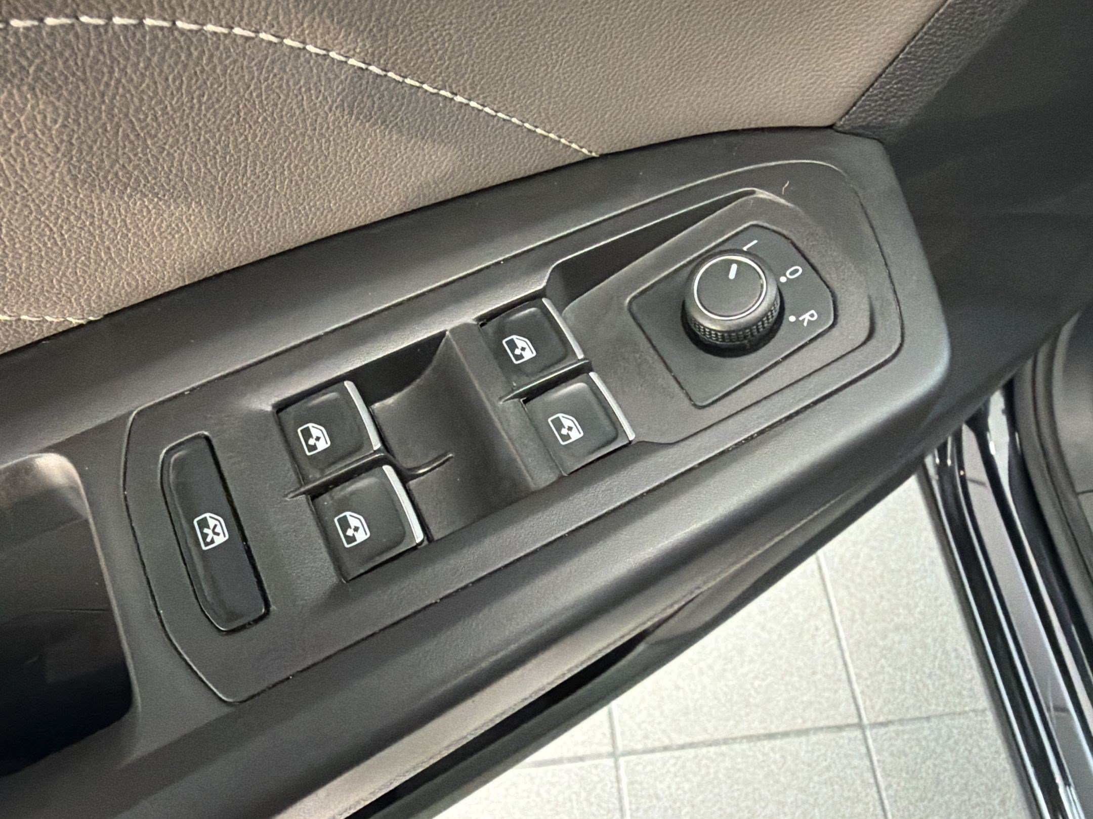 Used 2022 Volkswagen Atlas SE FWD image 14