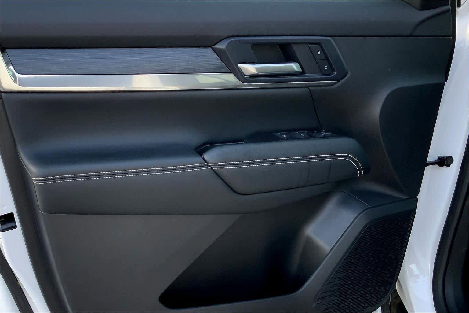 Used 2025 GMC Terrain Elevation image 20