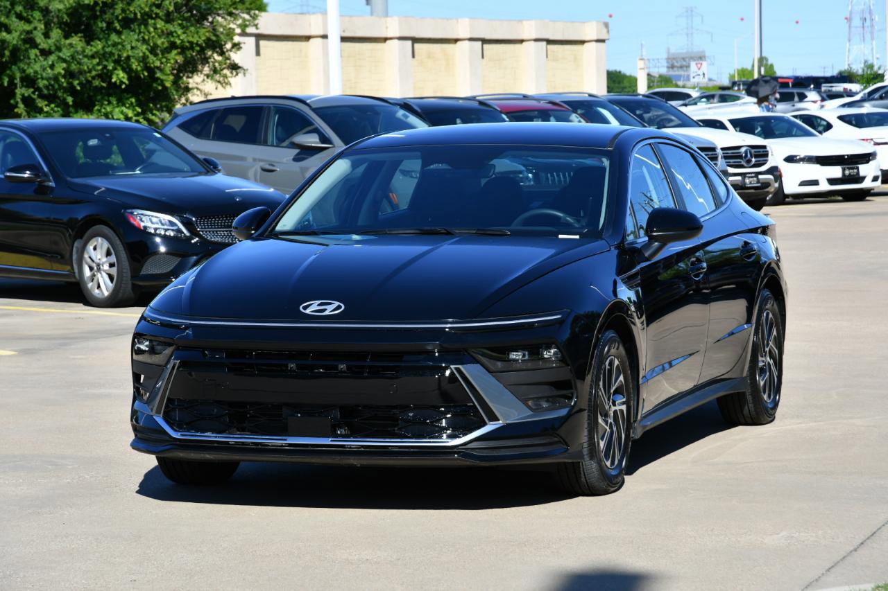 Used 2026 Hyundai Sonata Blue image 2