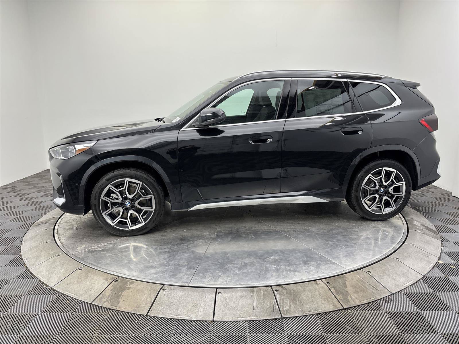 New 2026 BMW X1 xDrive28i w/ Convenience Package AWD/4WD image 16
