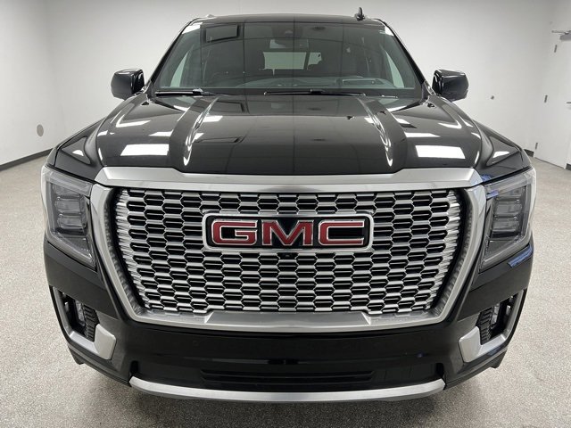 Used 2023 GMC Yukon Denali image 3