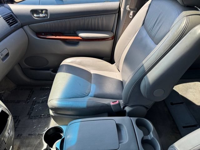 Used 2005 Toyota Sienna XLE Limited w/ XLE Limited Pkg 2 FWD image 23