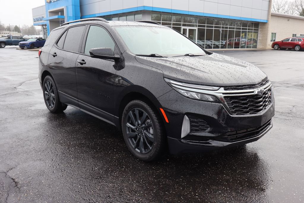 Used 2023 Chevrolet Equinox RS image 2