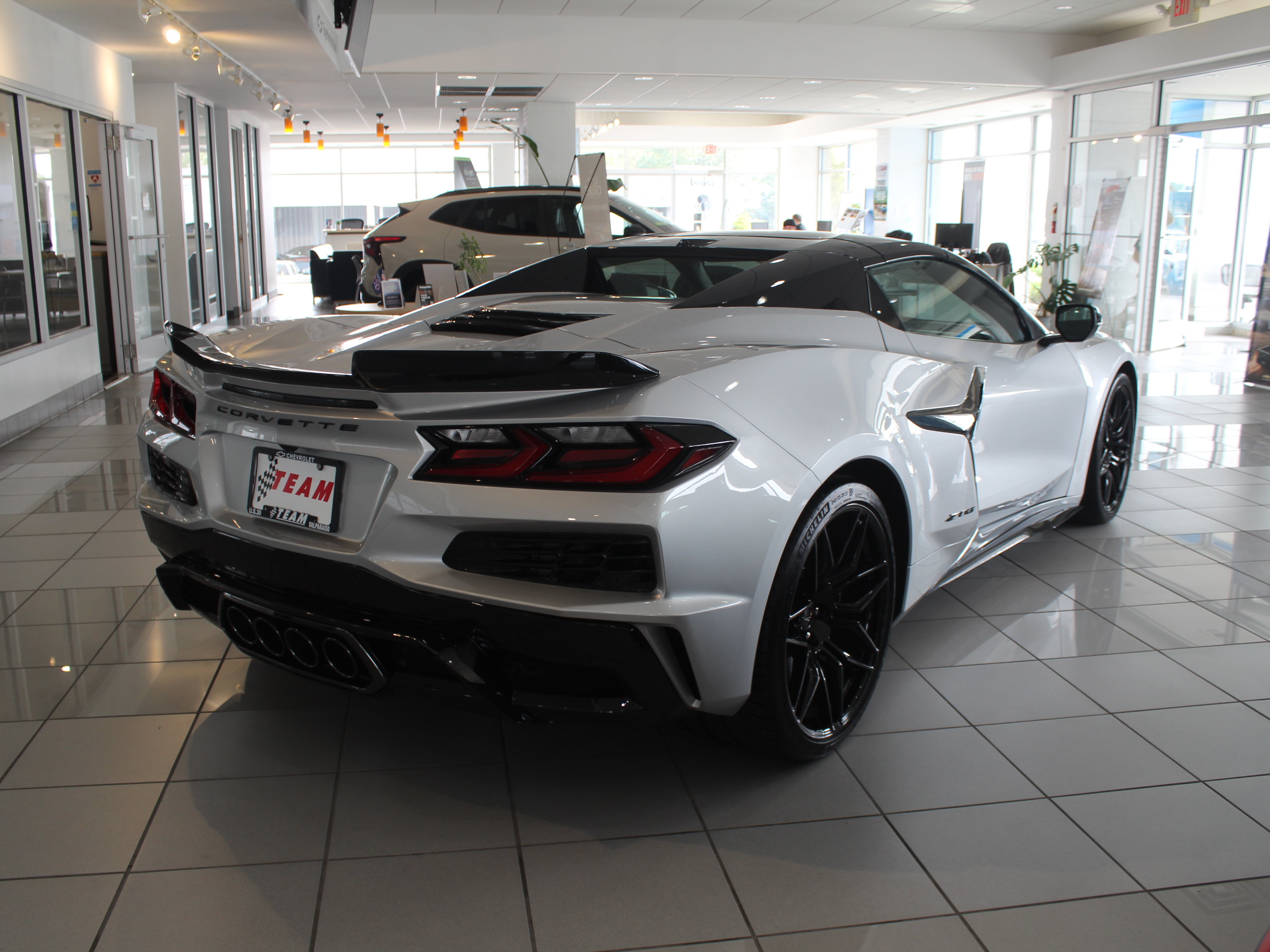 New 2027 Chevrolet Corvette Z06 w/ Stealth Interior Trim Package RWD image 7