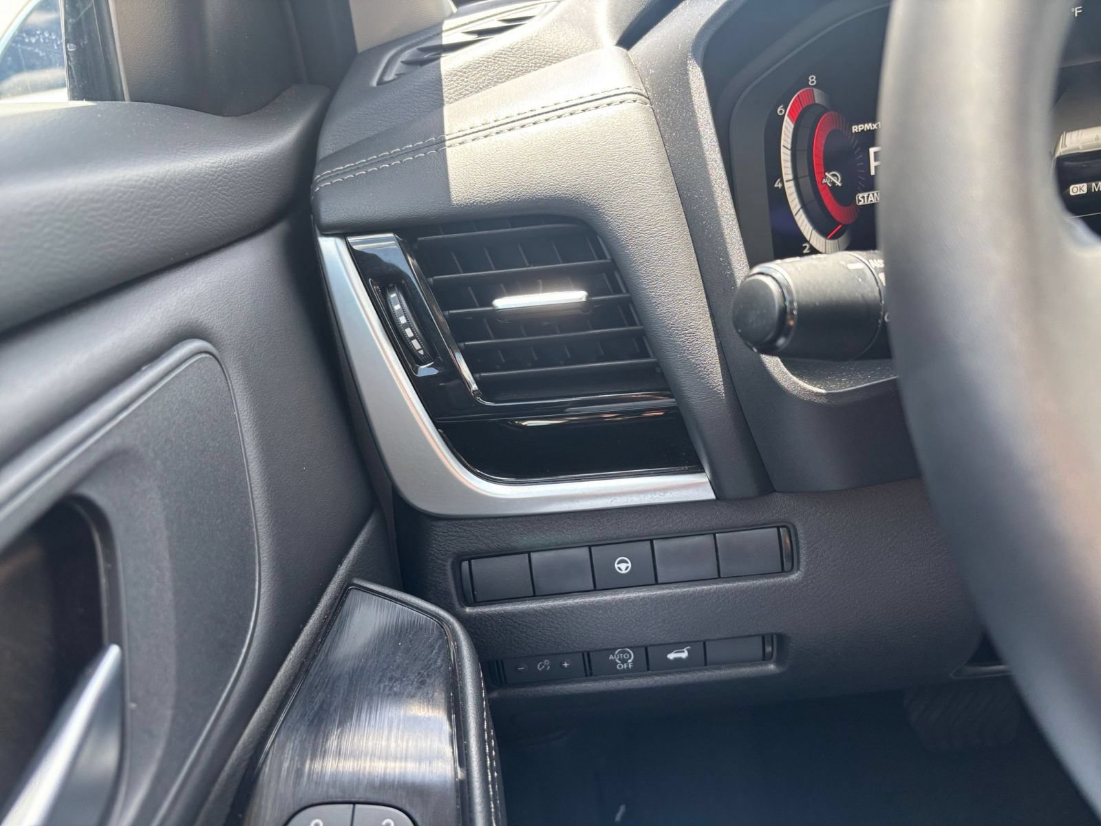 Used 2026 Nissan Rogue SL FWD image 36