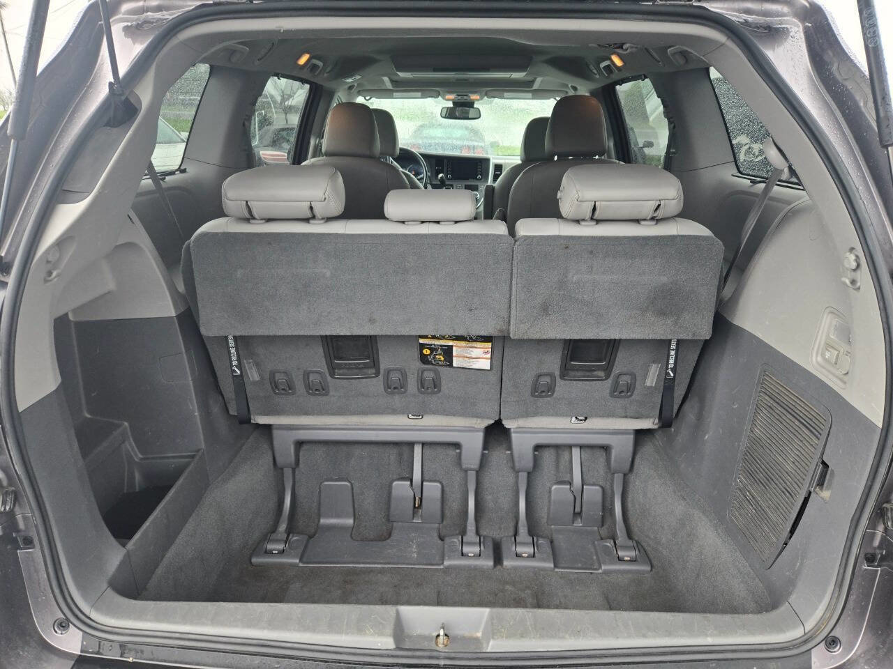 Used 2019 Toyota Sienna XLE Premium w/ Carpet Mat Package AWD/4WD image 15
