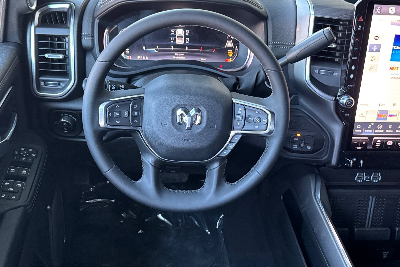 New 2026 RAM 3500 Laramie AWD/4WD image 13