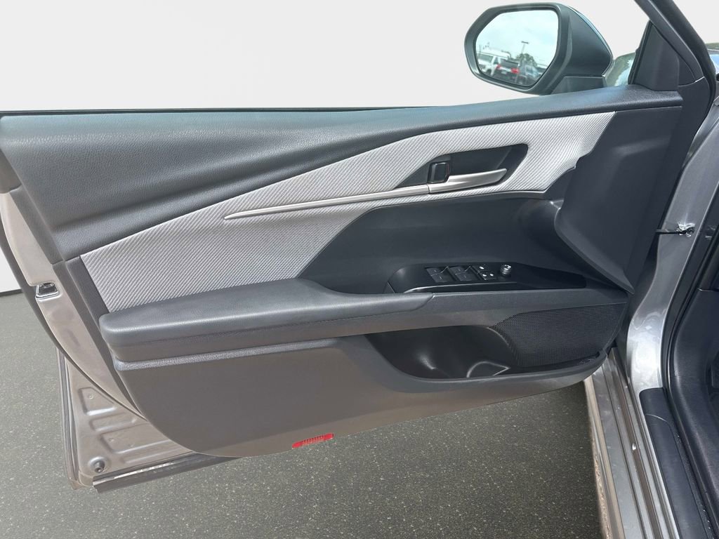 Used 2025 Toyota Camry SE FWD image 15