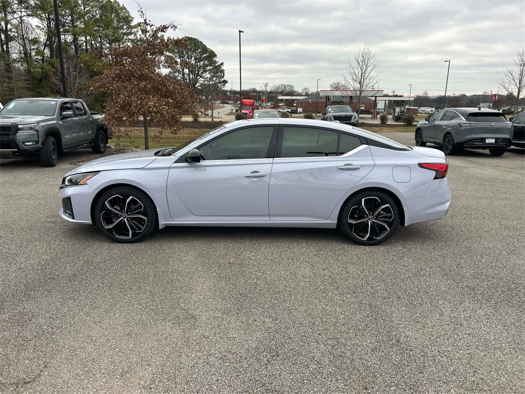 New 2025 Nissan Altima 2.5 SR w/ SR Premium Package image 6