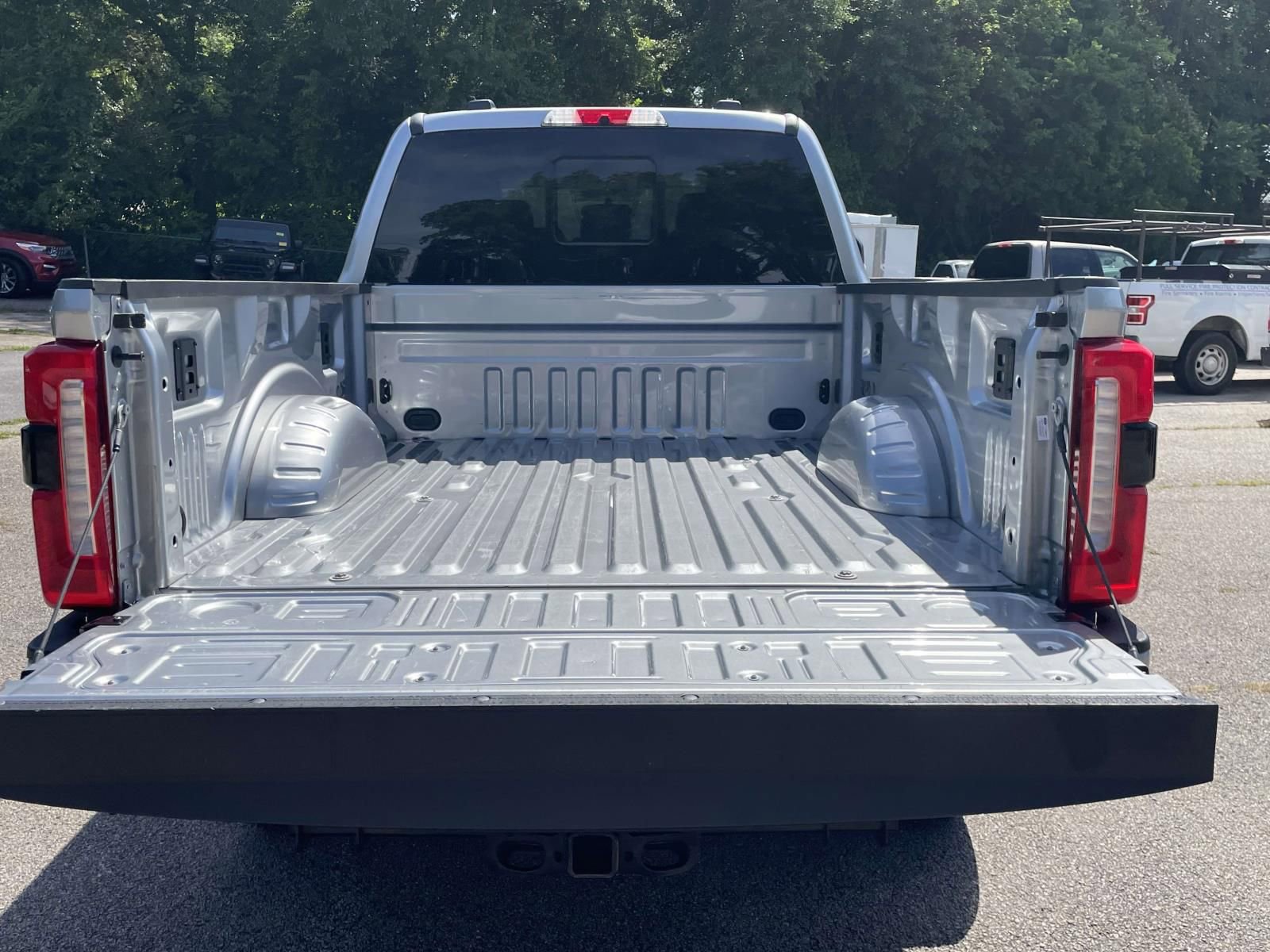 Used 2024 Ford F250 XL w/ STX Appearance Package AWD/4WD image 5