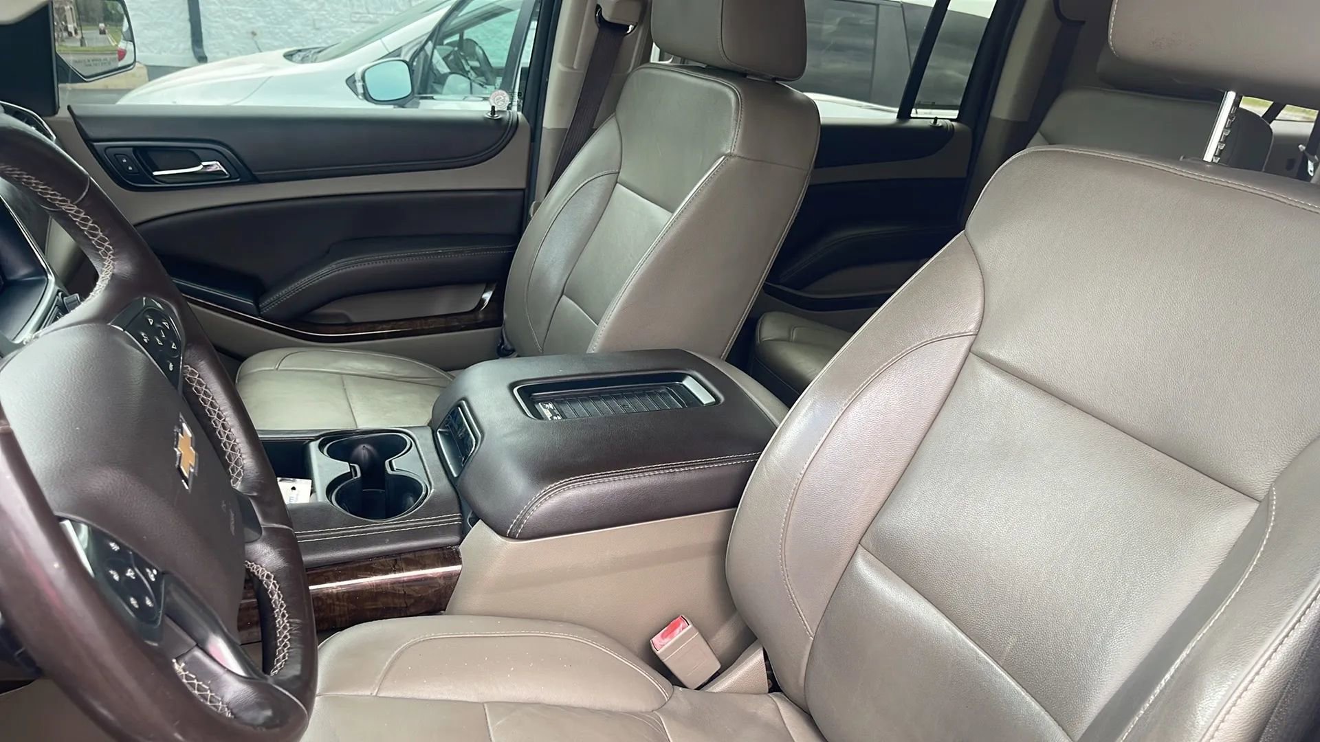 Used 2017 Chevrolet Suburban LT w/ LT Signature Package image 25