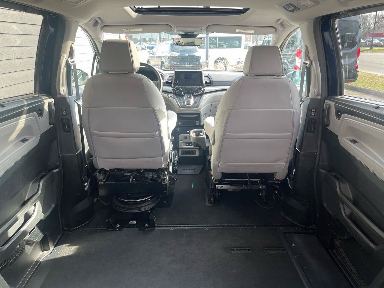 Used 2023 Honda Odyssey EX-L image 18
