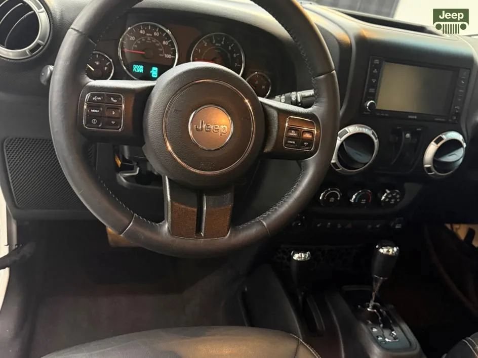 Used 2015 Jeep Wrangler Sahara w/ Connectivity Group AWD/4WD image 15